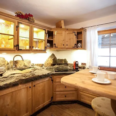 Raffl's Landhaus Apartman Sankt Anton am Arlberg