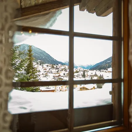 Raffl's Landhaus Apartman Sankt Anton am Arlberg